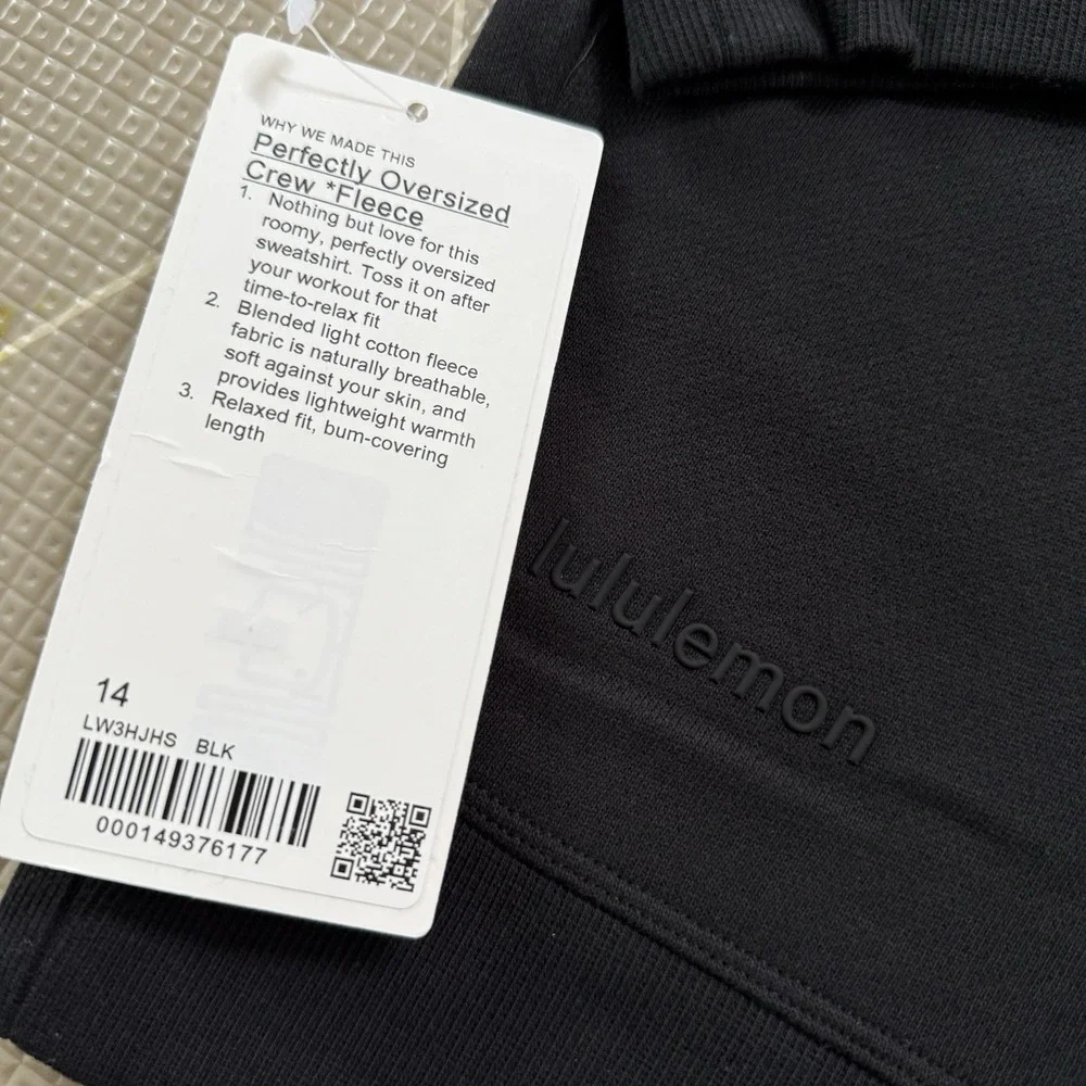 NEW Lululemon‎ Perfectly Oversized Crew Size 14 Black Graphic SPELLOUT LW3HJHS